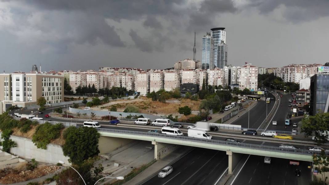 İstanbul'da sağanak hayatı felç etti! Araçlar sular altında kaldı 61